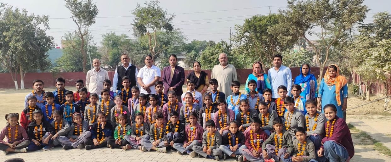 Four teams of Manana were first, named Roshan