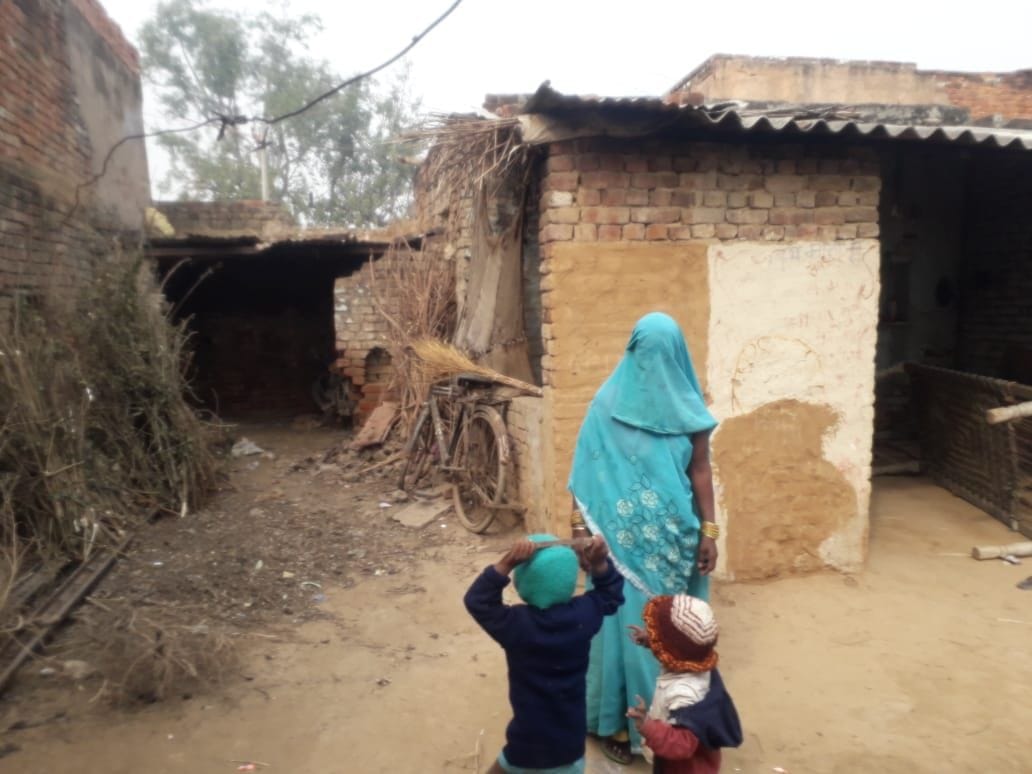 Hathras: Despite being eligible due to factionalism, housing is not available