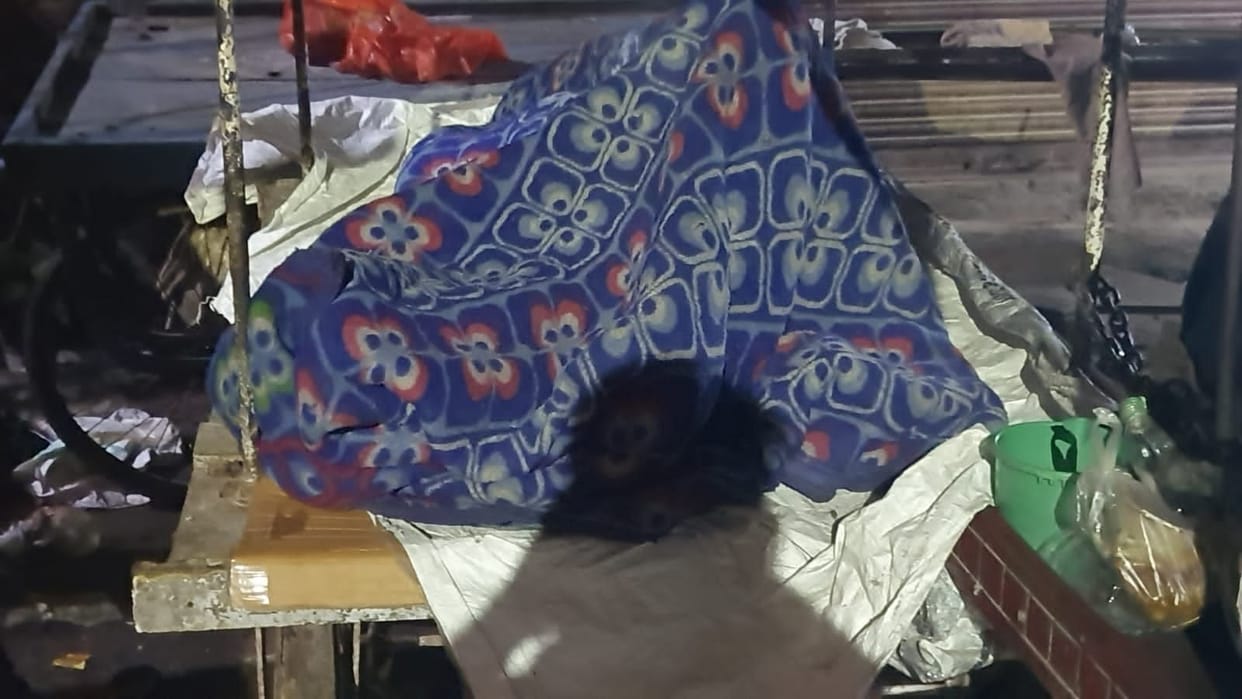 Night shelters are not built, the night is being cut on the pavement