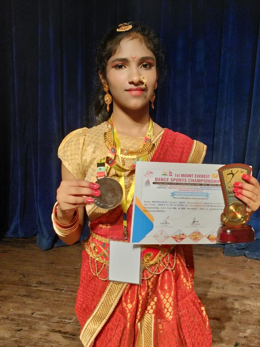 Mishti won silver medal in dance championship held in Nepal