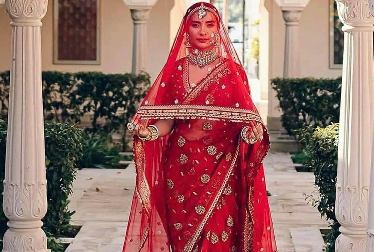 fashion tips try red saree on your wedding bollywood actress also wear