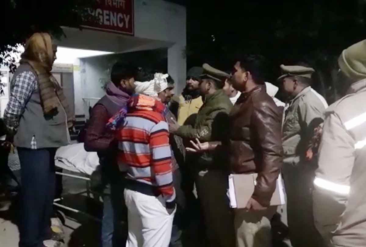 Kannauj: Bus collided with tractor trolley taking farmers returning after selling paddy, two killed, seven injured