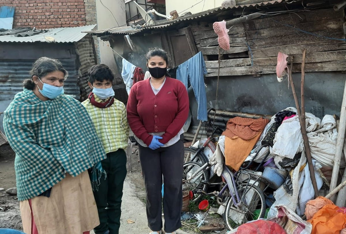 Former National Hockey Player Neha now a street vendor in Hamirpur Himachal Pradesh