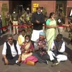 गृह मंत्रालय के बाहर टीएमसी सांसदों का प्रदर्शन