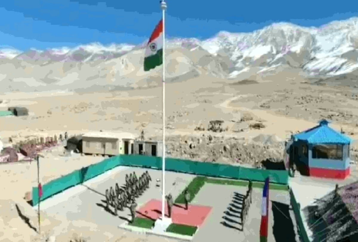 Ladakh: Tricolor hoisted at an altitude of 15000 feet in Hanle Valley