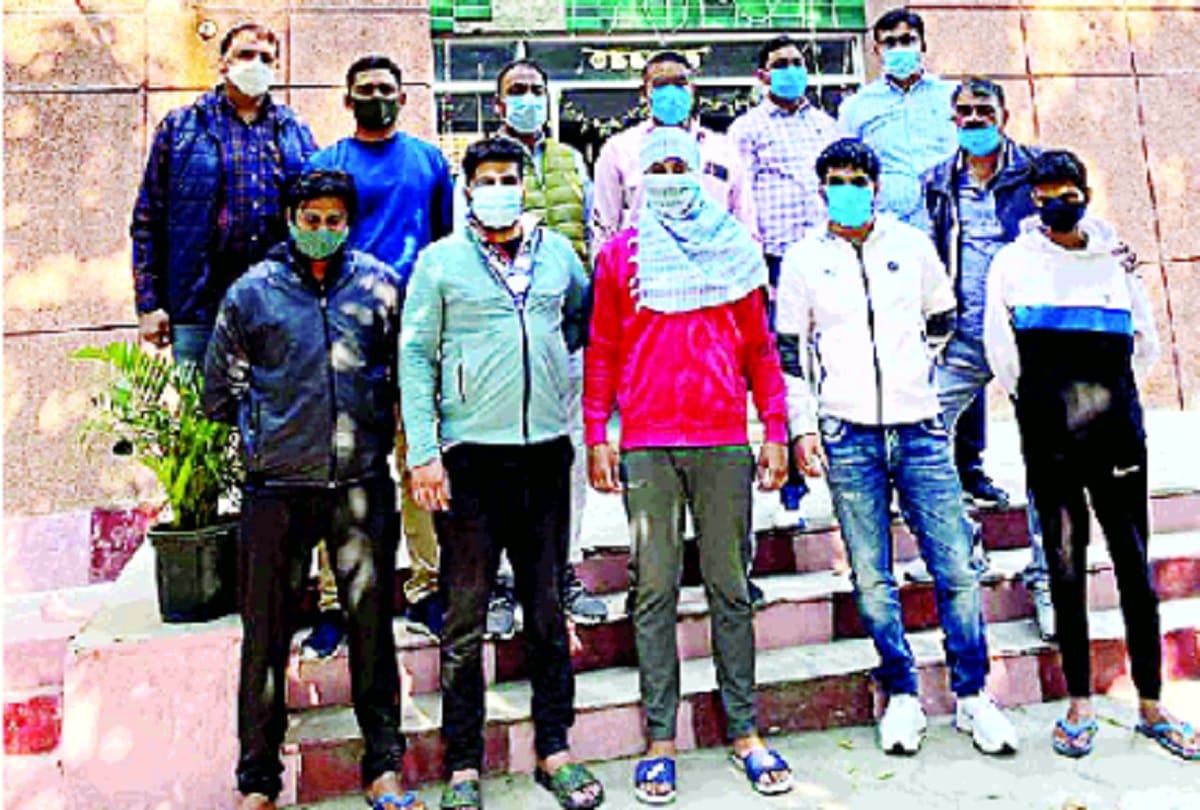 Four arrested including gangster Tillu Tajpuria's sharp shooter