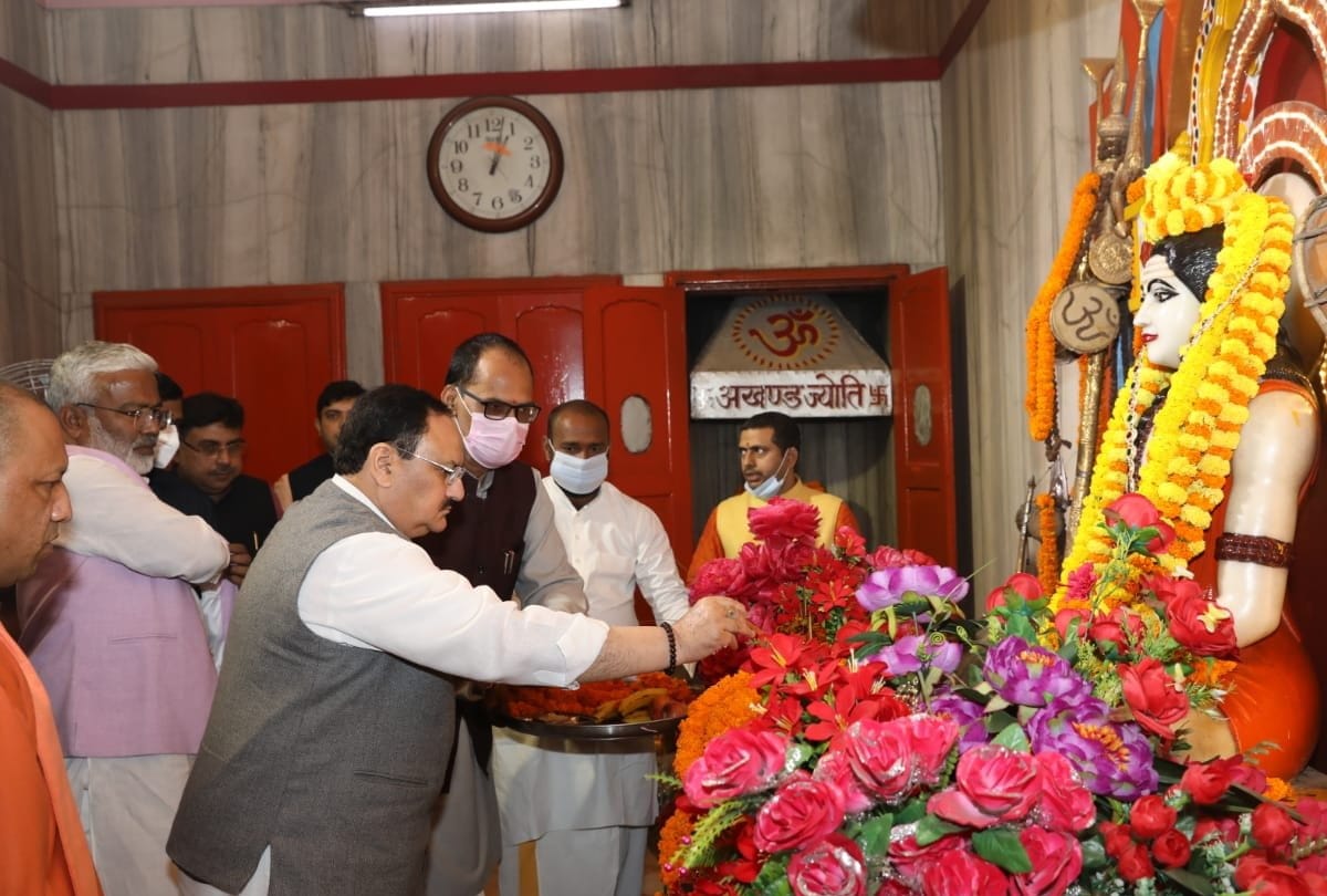 State in-charge and state president also reached Gorakhnath temple with JP Nadda