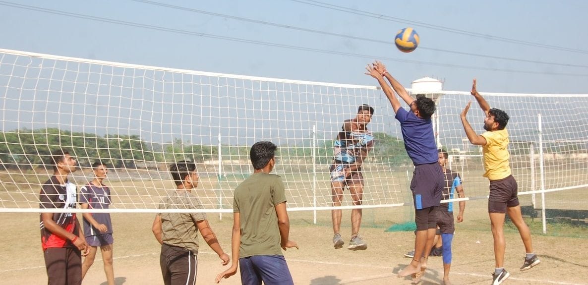 Narsan and Bahadurabad won in volleyball