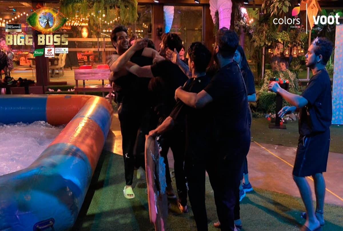 Bigg boss 15 netizens slams show makers for using coffin for elimination task said its not funny