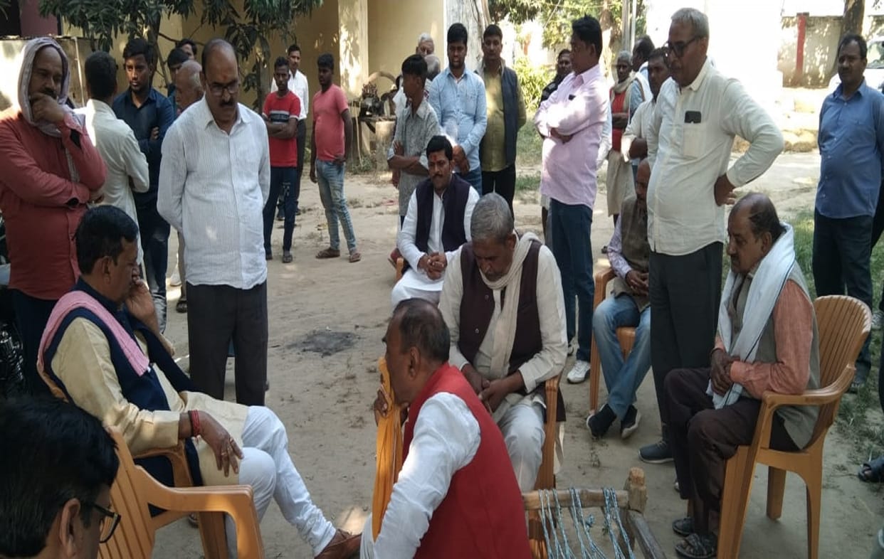 accident in Bhadohi Two innocent people died due to electrocution in cooler both were cousins