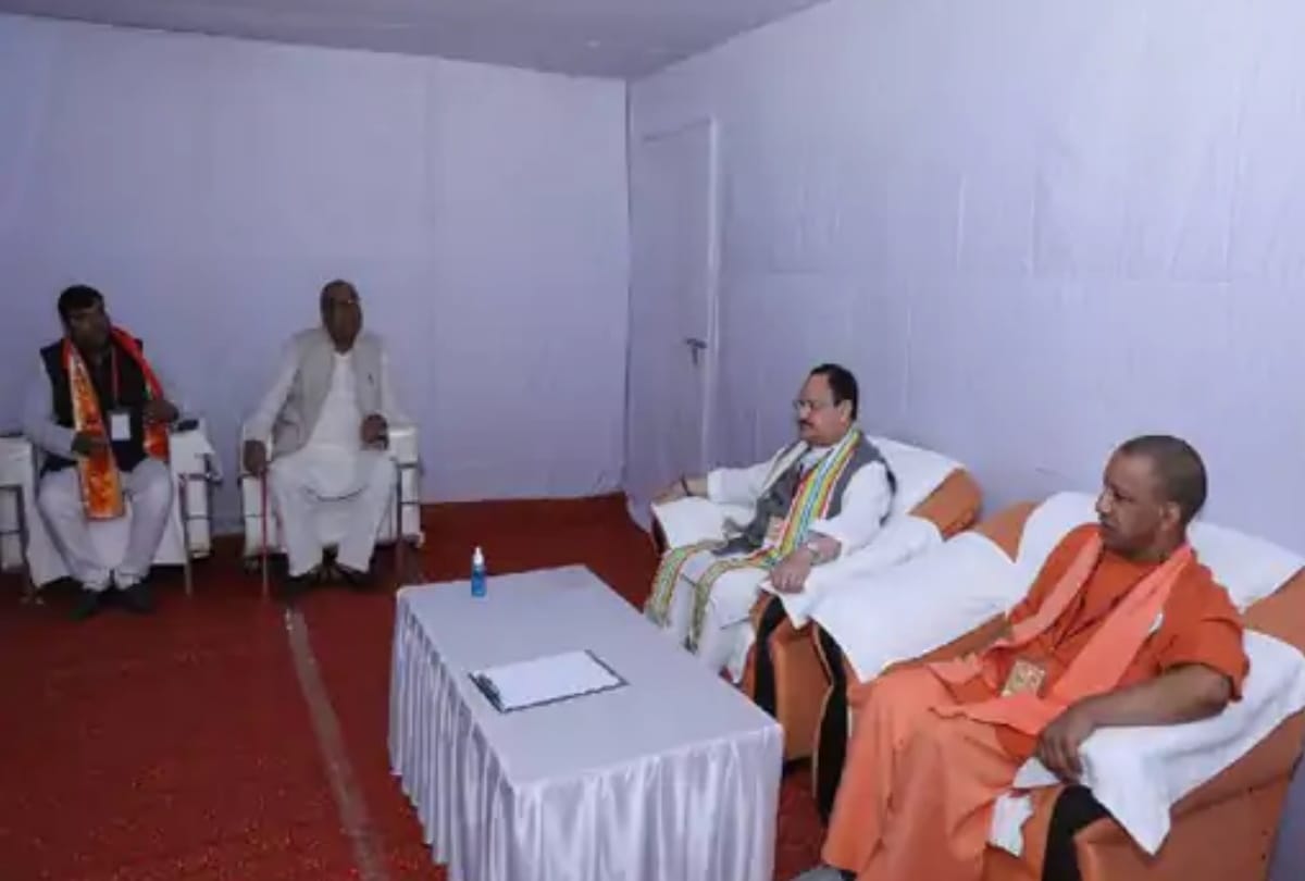 Sanjay Nishad meets JP Nadda in Gorakhpur