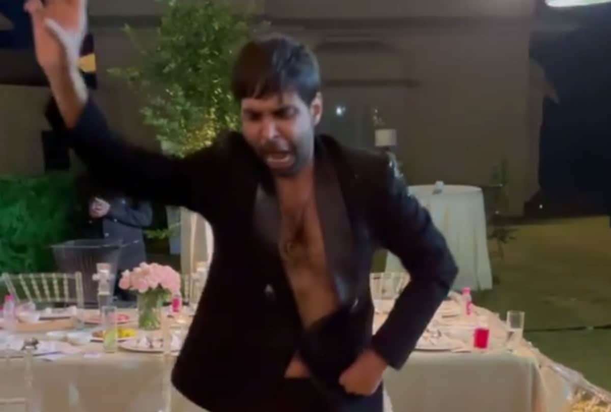 rajkumar rao and patrlekhaa reception abhishek banerjee dance heart out on amitabh bachchan song jumma chumma