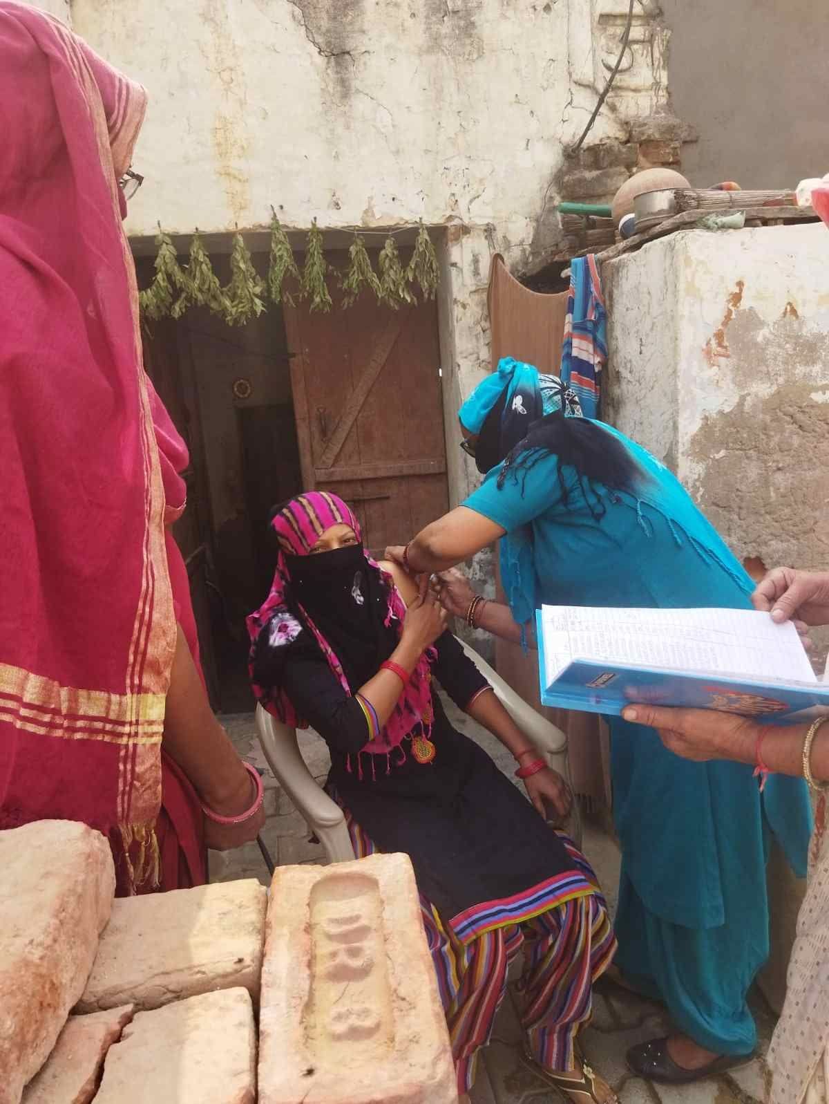 100 teams went door to door and applied anti-coronavirus vaccine to 35 thousand people