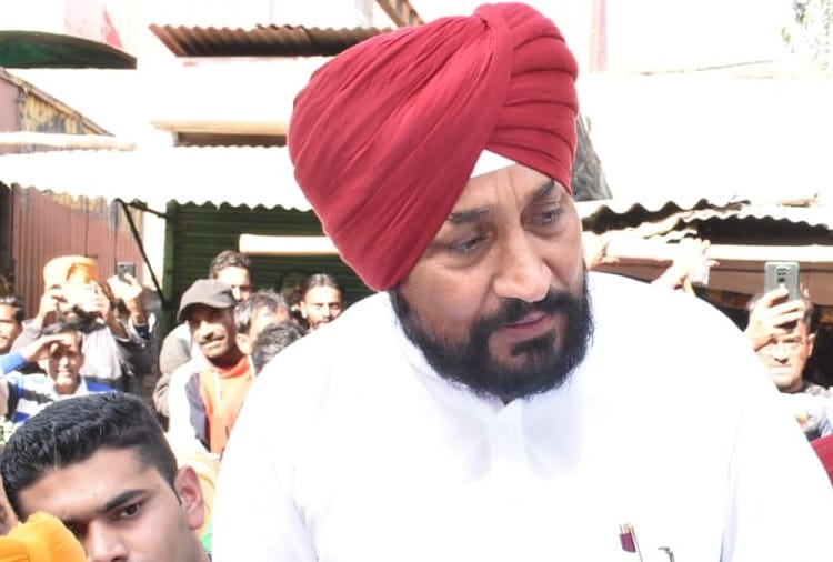 Punjab government announced to waive all penalty of auto drivers