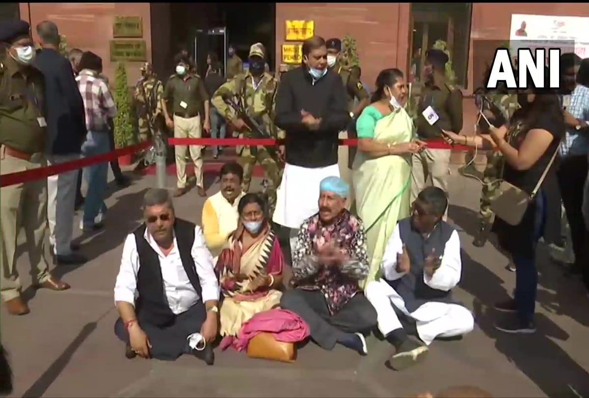 CM mamata banerjee delhi visit today live updates, protest against Tripura issue, Abhishek banerjee