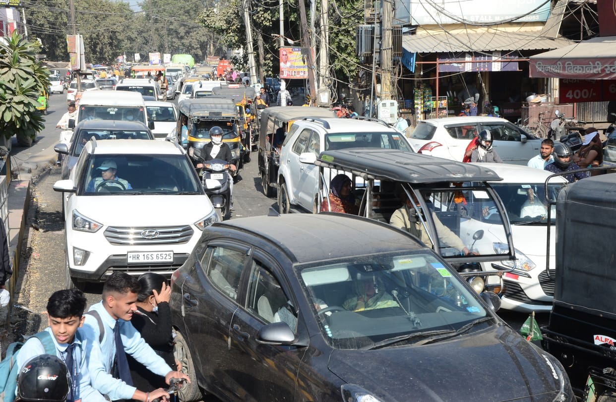 One way road happened due to road construction, drivers stuck in jam for hours