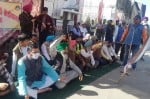 शुगर मिल के मुख्य गेट पर नया गन्ना मूल्य घोषित करने की मांग को लेकर धरना प्रदर्शन करते संयुक्त कि?