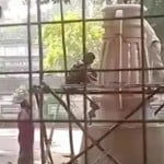 राजद कार्यालय में लालटेन का स्टैच्यू