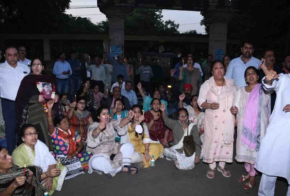 Businessman wife death case in kanpur, Uproar broke out for the arrest of the accused