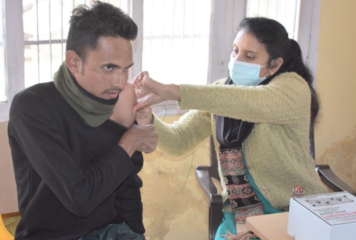 covid vaccination second dose to 27 thousand people per day in kangra himachal pradesh