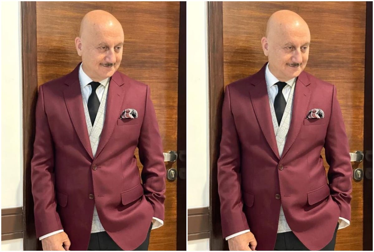 Bollywood actor Anupam Kher shared the photo on social media and said I like this
