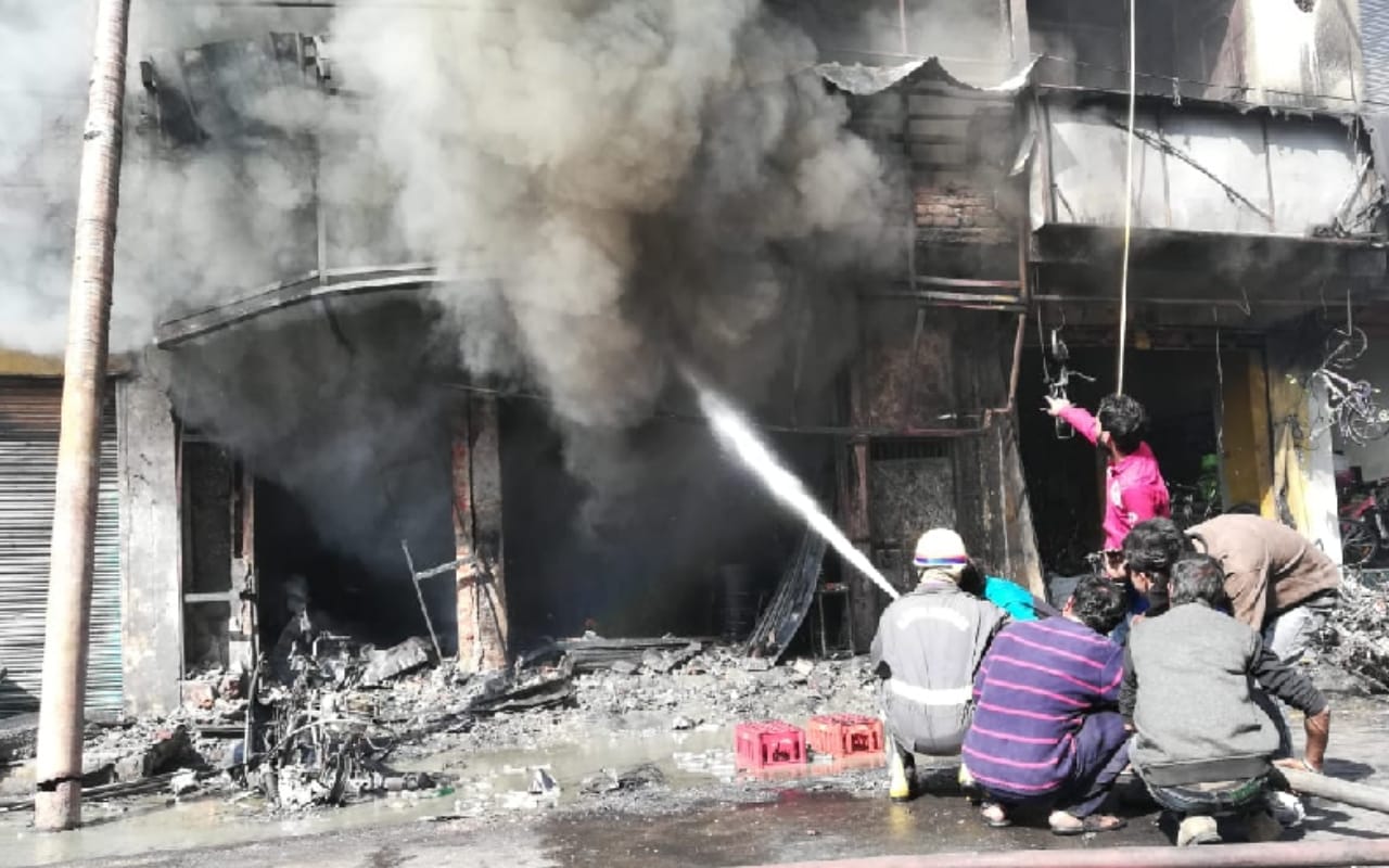three died in a fierce fire in a Mobil oil shop in Mawana Meerut yesterday