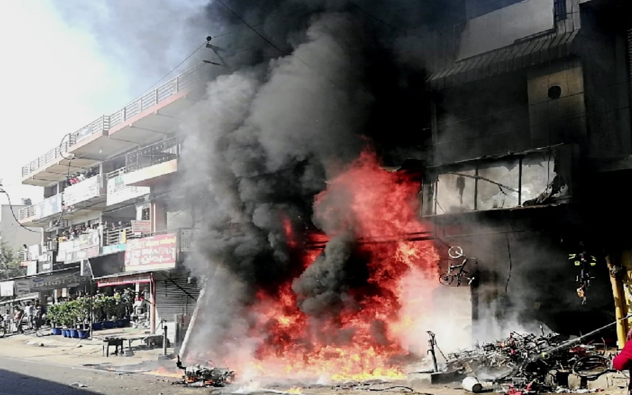 three died in a fierce fire in a Mobil oil shop in Mawana Meerut yesterday