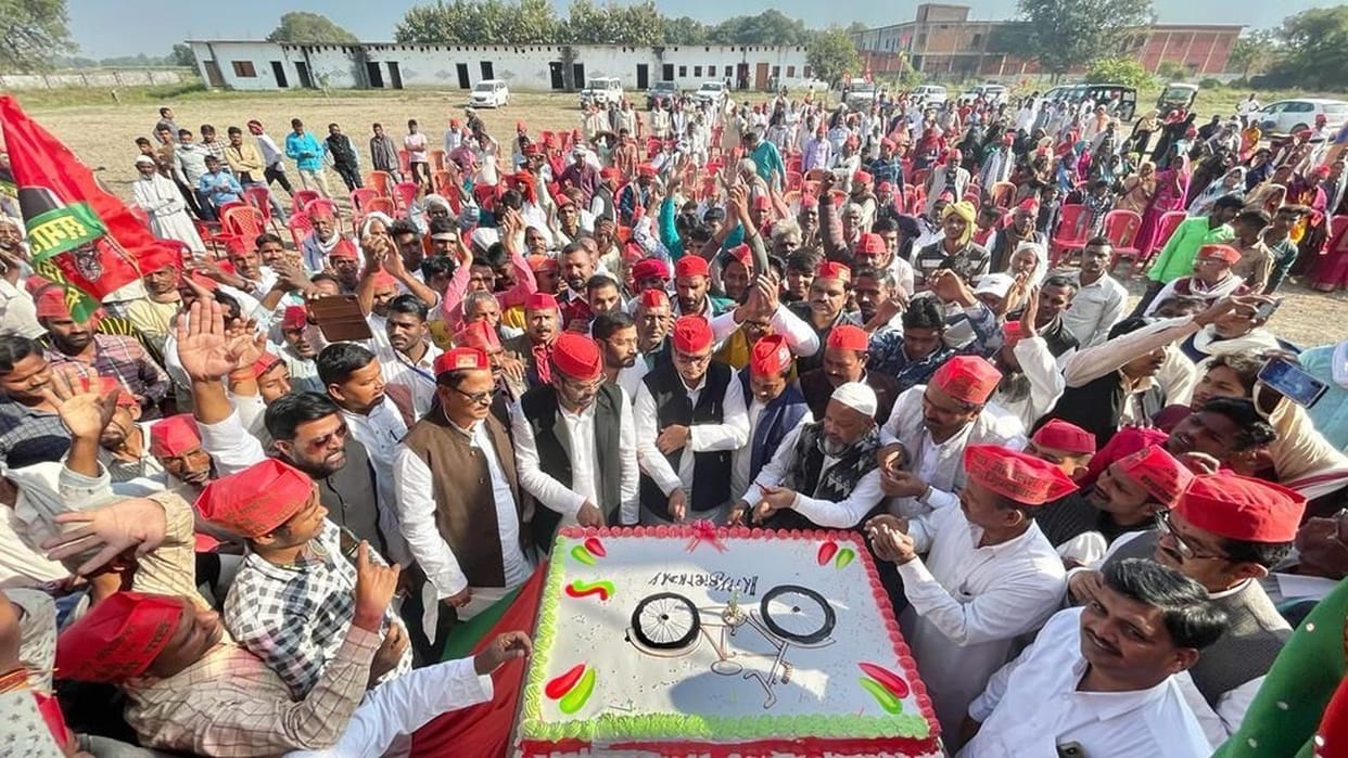 SP workers celebrated Mulayam's birthday