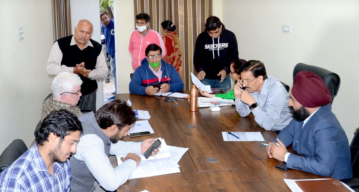 16 people narrated grief in consumer forum, chairman gave instructions to concerned officials