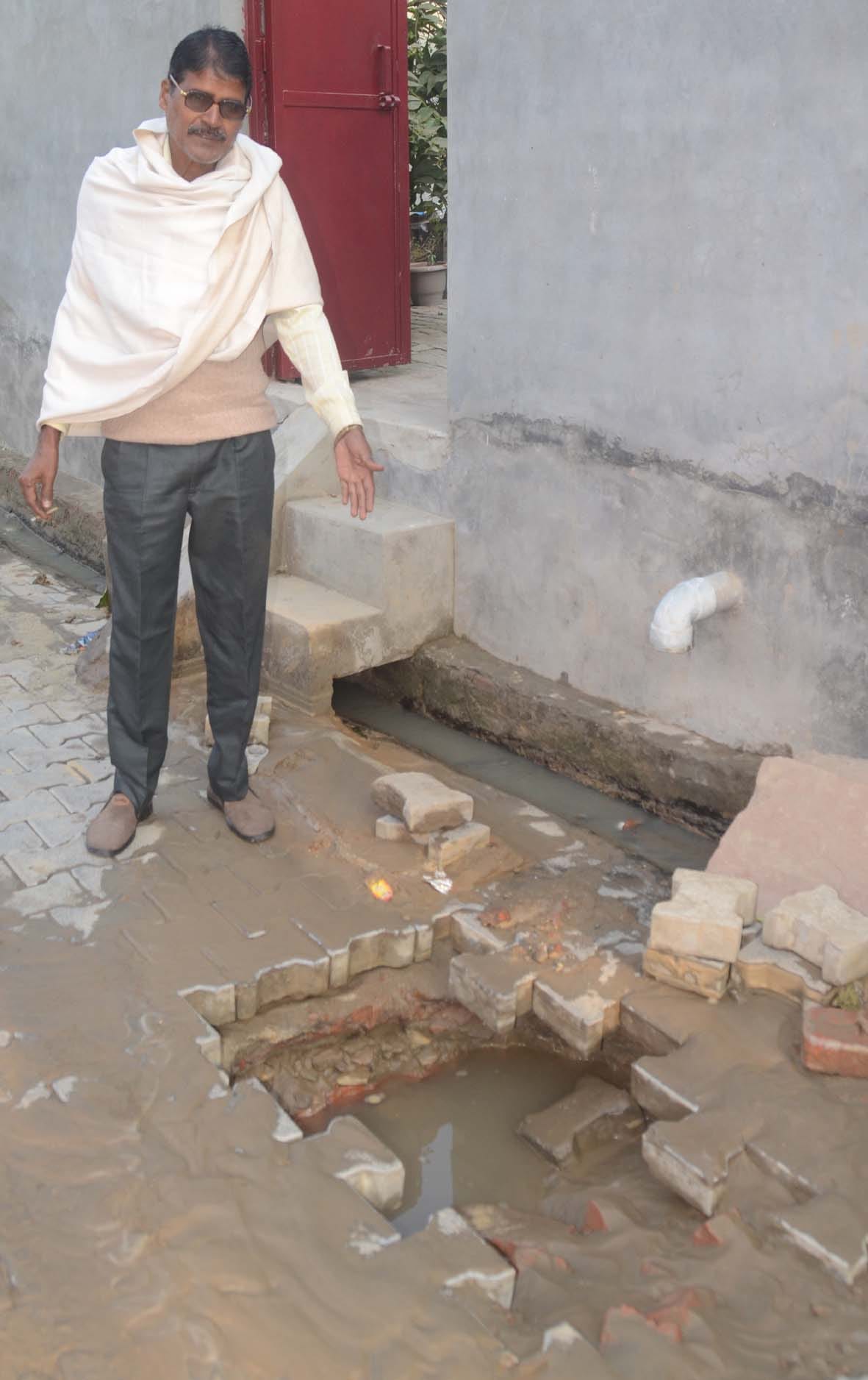 Uproar over breaking the drinking water line, ran the workers