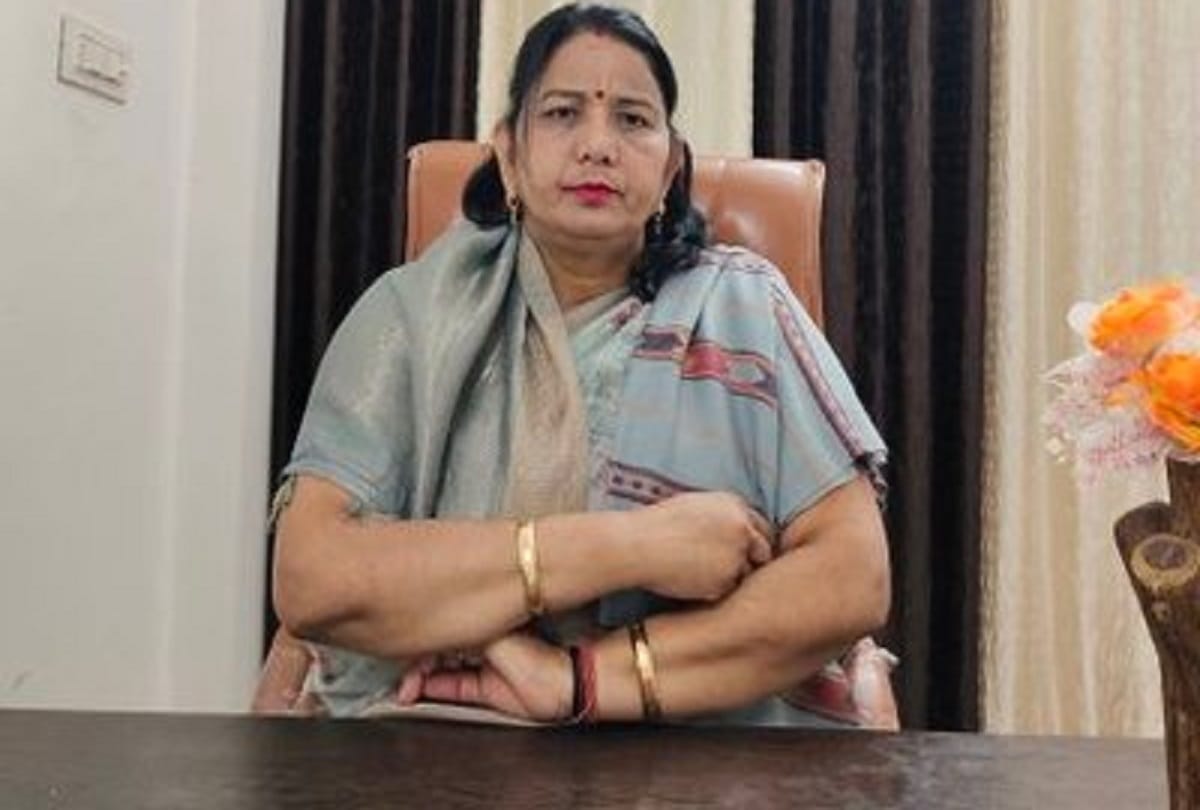 Alwar civic body chief beena gupta arrested and son kuldeep gupta in bribe case of 80 thousand rupees
