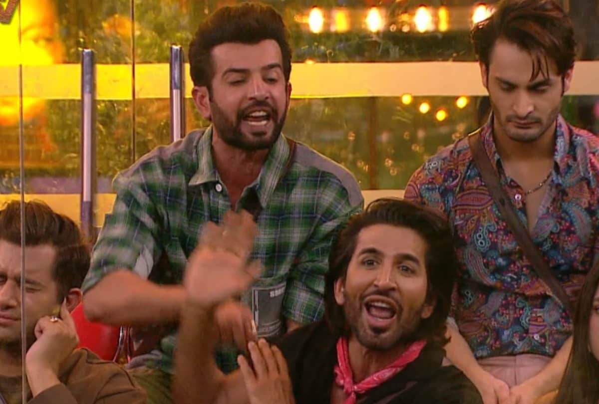 bigg boss 15 jay bhanushali and vishal kotian gets violent  with each other in bb house