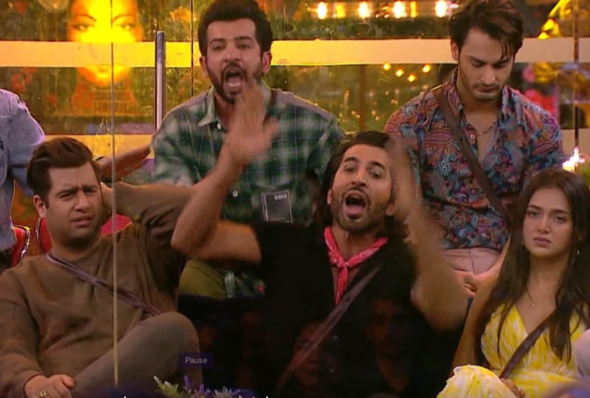 bigg boss 15 jay bhanushali and vishal kotian gets violent  with each other in bb house