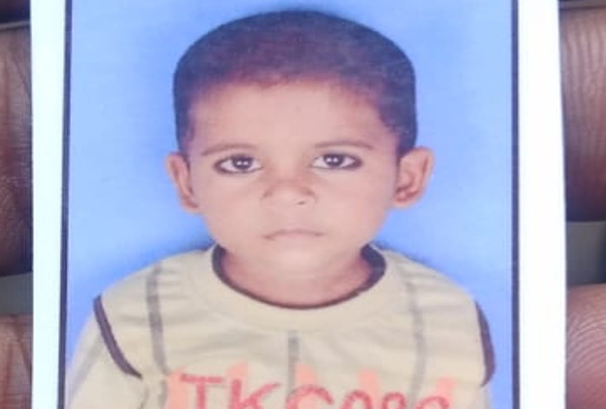 four year old child dead body found in the pond in mainpuri