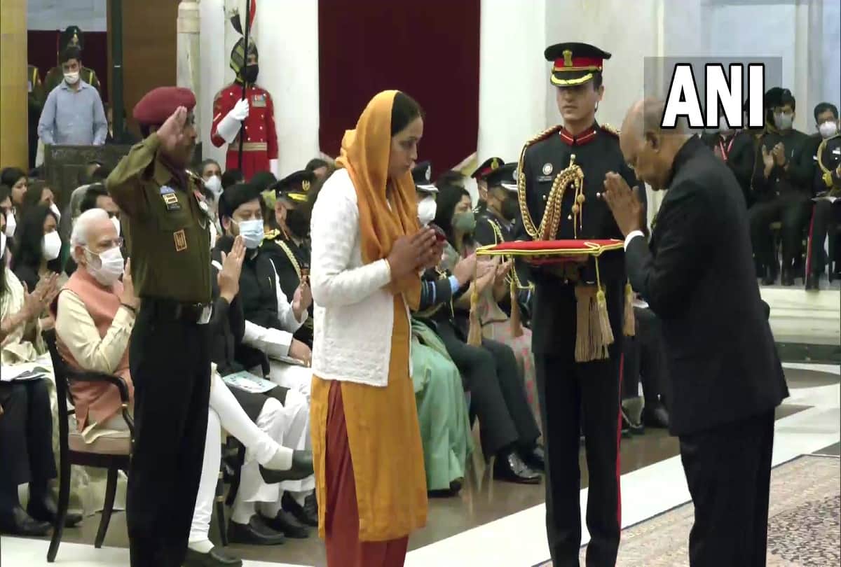 Gallantry Awards 2021 at Defence Investiture Ceremony Col Santosh Babu accorded Mahavir Chakra posthumously for resisting Chinese Army 