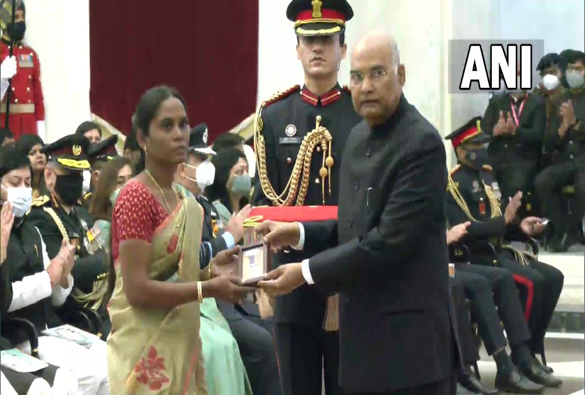 Gallantry Awards 2021 at Defence Investiture Ceremony Col Santosh Babu accorded Mahavir Chakra posthumously for resisting Chinese Army 