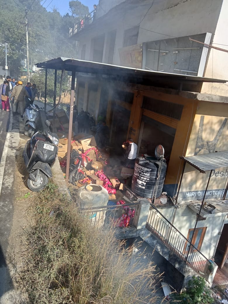Snacks store in Duleda and cowshed burnt in Thankari