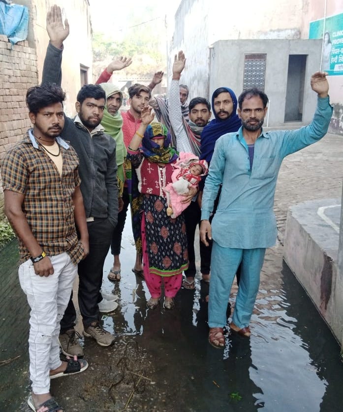 Waterlogging in Gangeru's Kashyap settlement, many houses on the verge of collapse