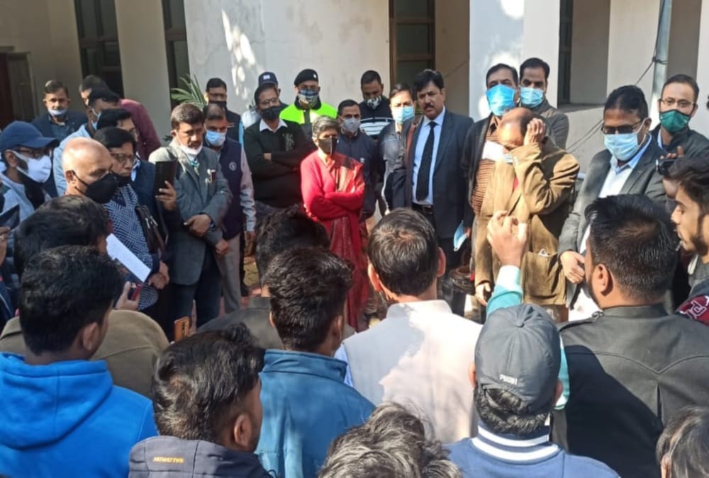 HNB Garhwal University Students Protest against Convocation before result declared photos