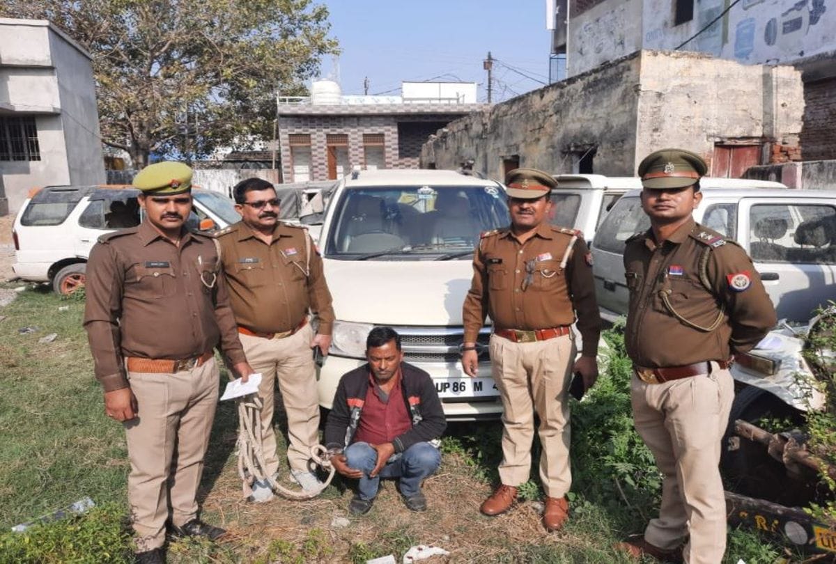 Mainpuri Police Encounter With Cattle Thief One Arrests With Safari Car
