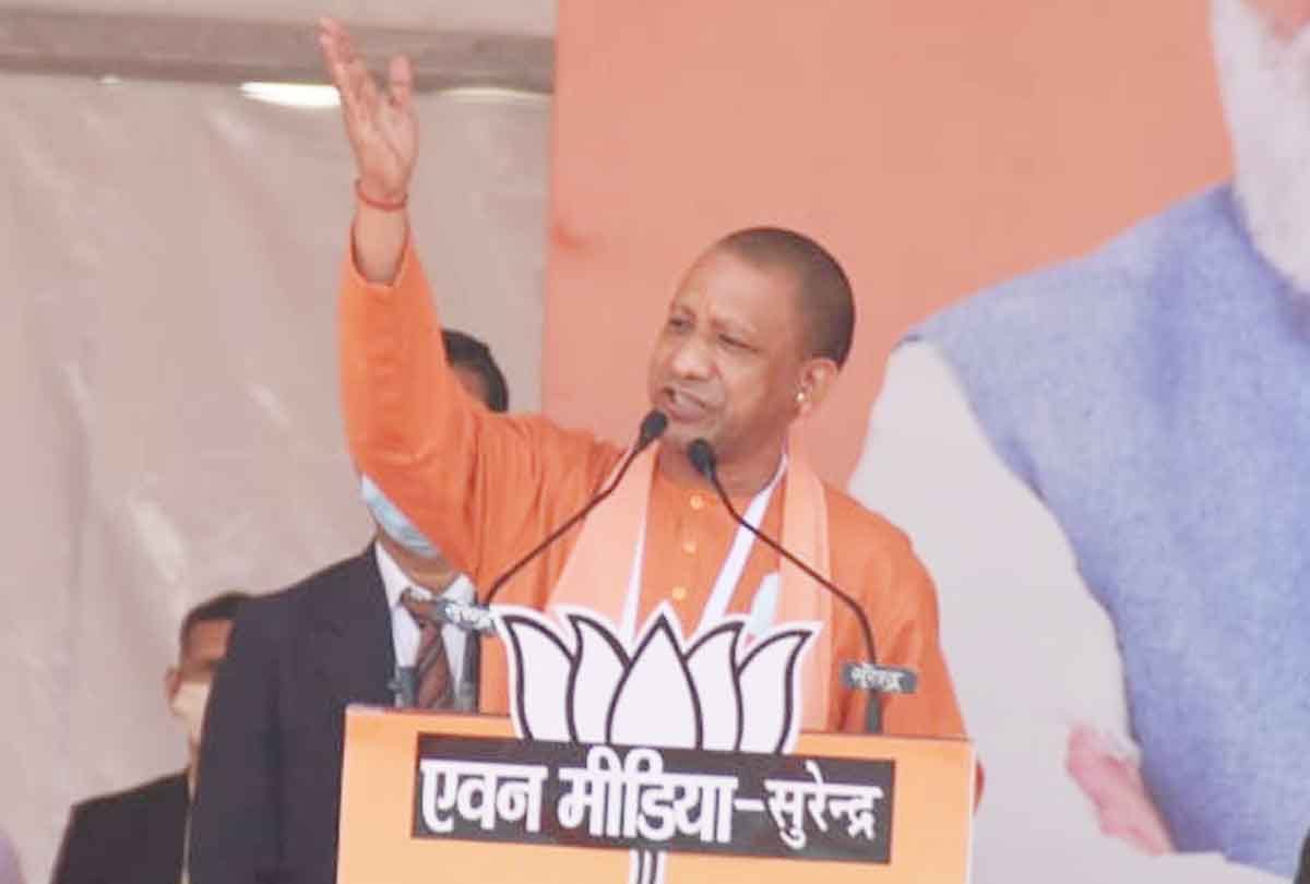 Chief Minister Yogi Adityanath gave a warning to Akhilesh and Owaisi, said - beware those who provoke the public