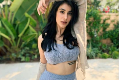 Decoupled Web Series sonia rathee to share screen with R Madhavan
