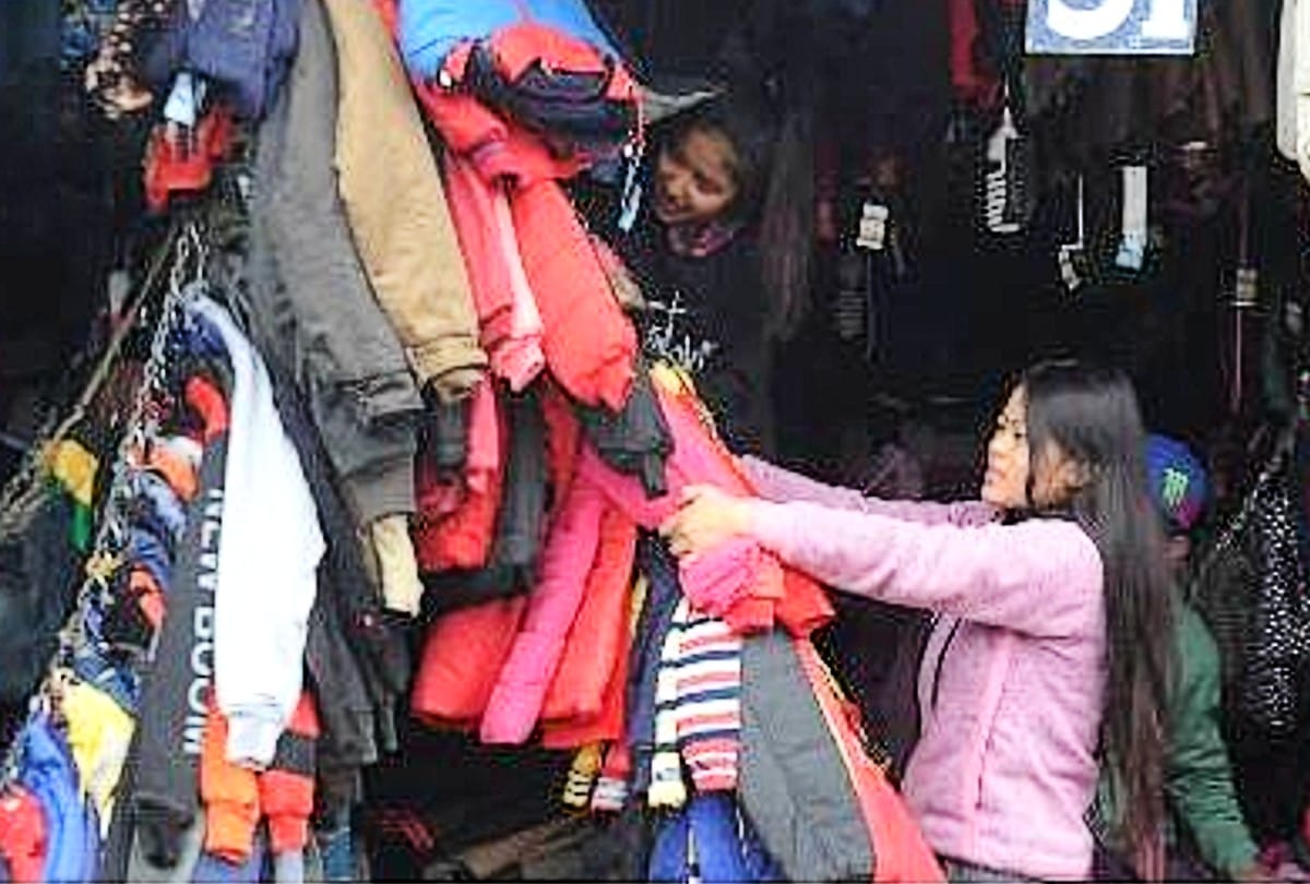 Tibetan market starts at Agra Ramlila Ground