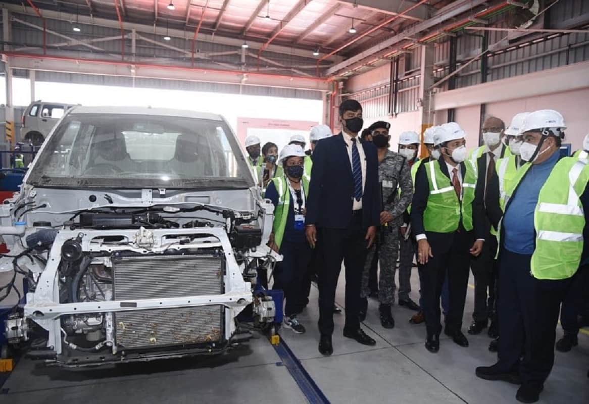 Union Minister Nitin Gadkari urges carmakers in India to promote vehicle scrapping to curtail pollution