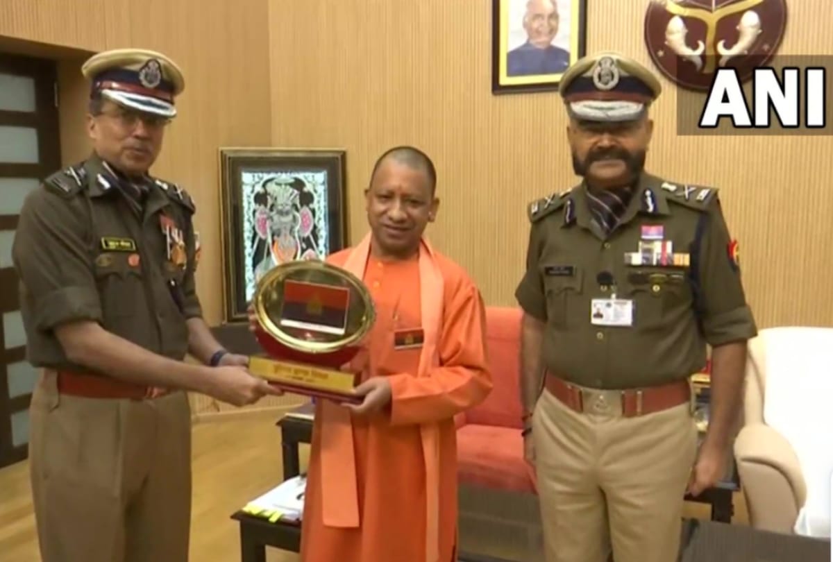 UP DGP and ADG law and order meet to Chief Minister Yogi Adityanath.