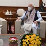 पीएम मोदी के साथ ममता बनर्जी।