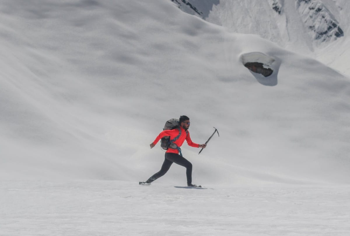 Gorakhpur Boy Nitish singh preparing to conquer Mount Pitalus