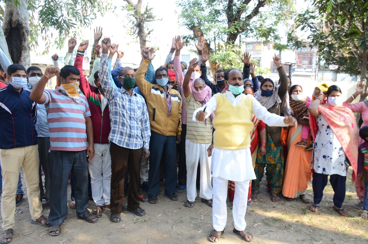 Workers demonstrated in DC office premises