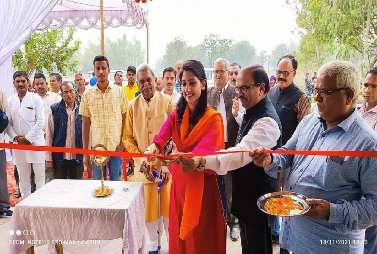 rebel congress mla aditi singh from rae bareli sadar join bjp, aditi singh was once considered close to priyanka gandhi