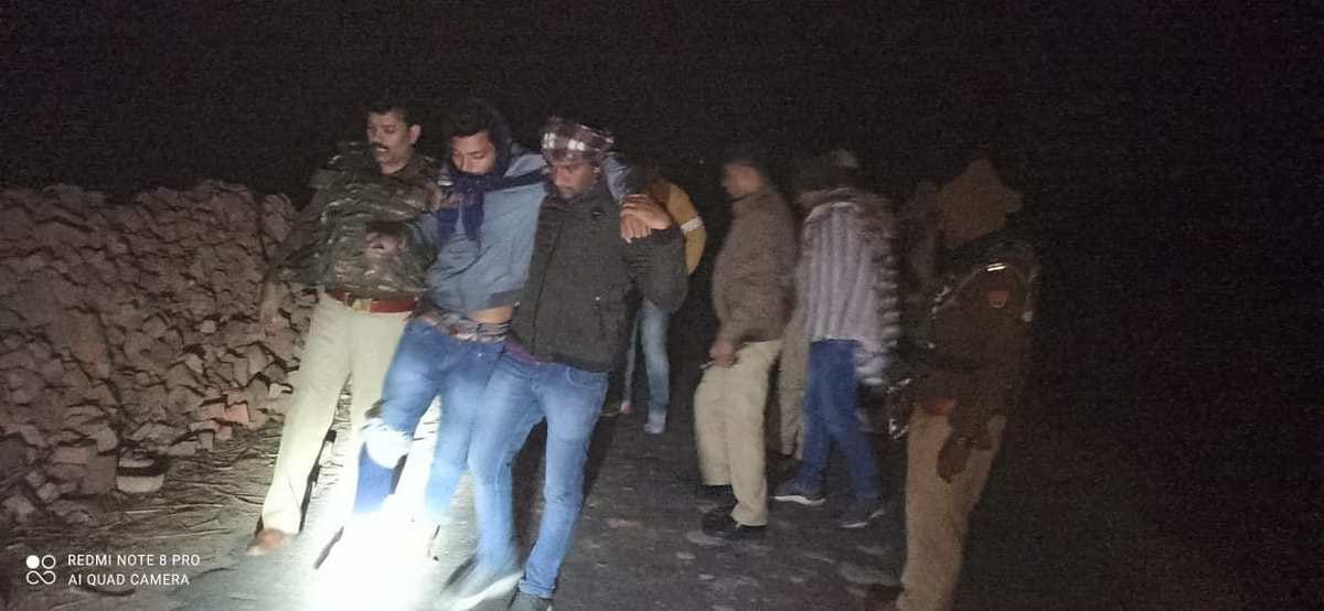 Encounter in Azamgarh: planing to murder of plaintiff and main witness of manish murder case police caught both accused